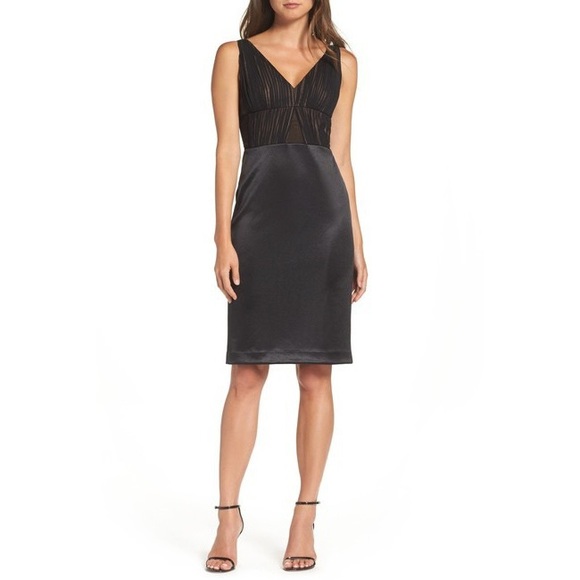 Vera Wang Dresses & Skirts - NWT Vera Wang V-Neck Ruched Sheath Dress